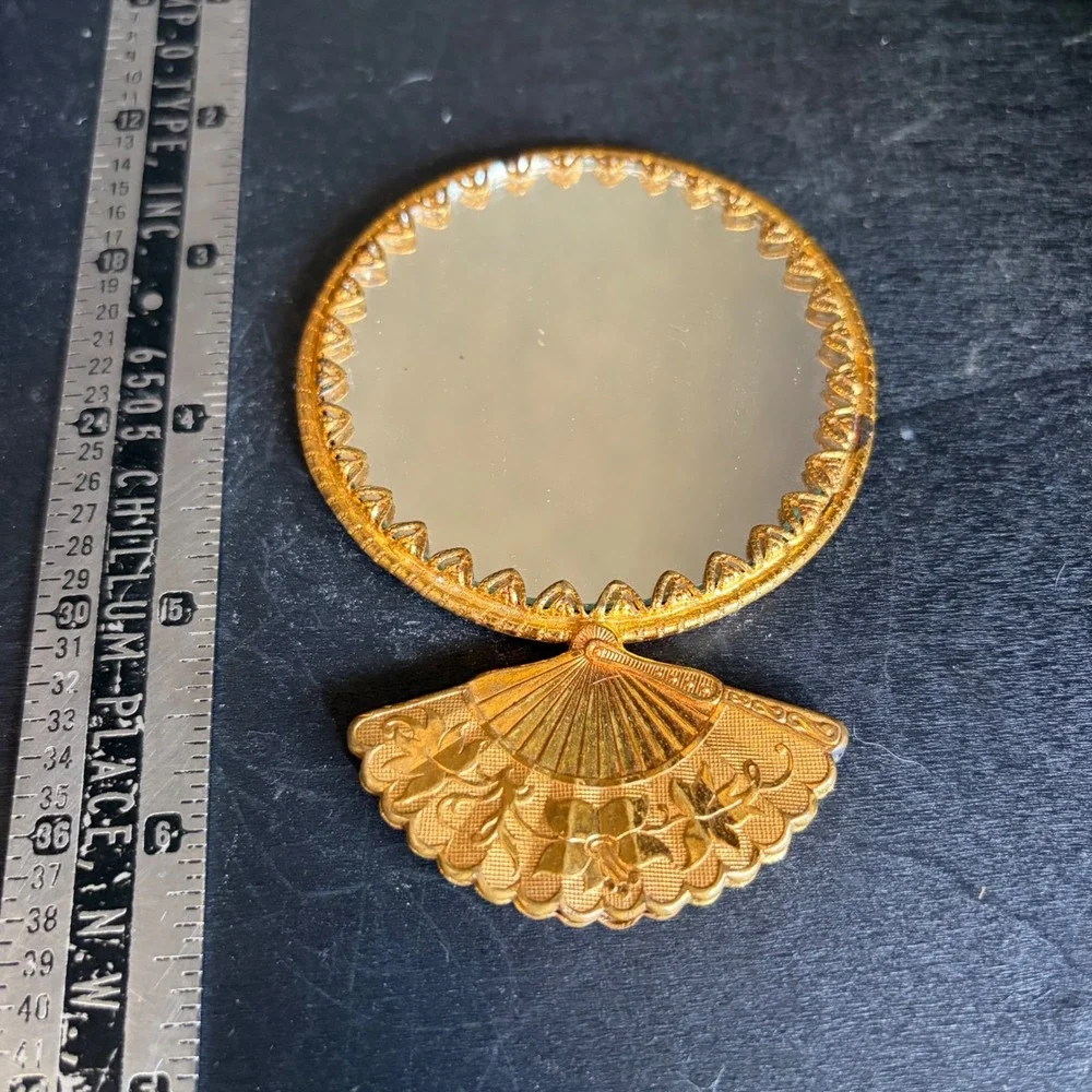 Vintage Gold Tone Fan Handle Compact Mirror Ornate Scalloped Handheld Vanity
